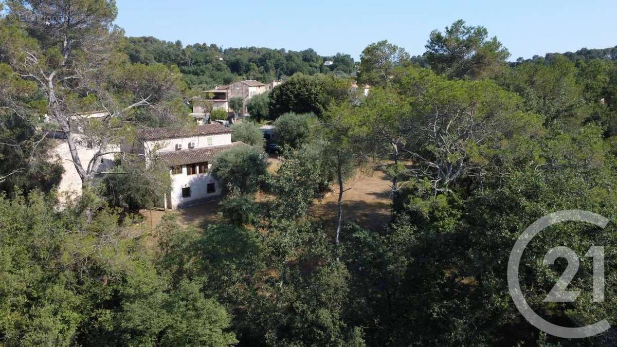 Maison à ROQUEFORT-LES-PINS