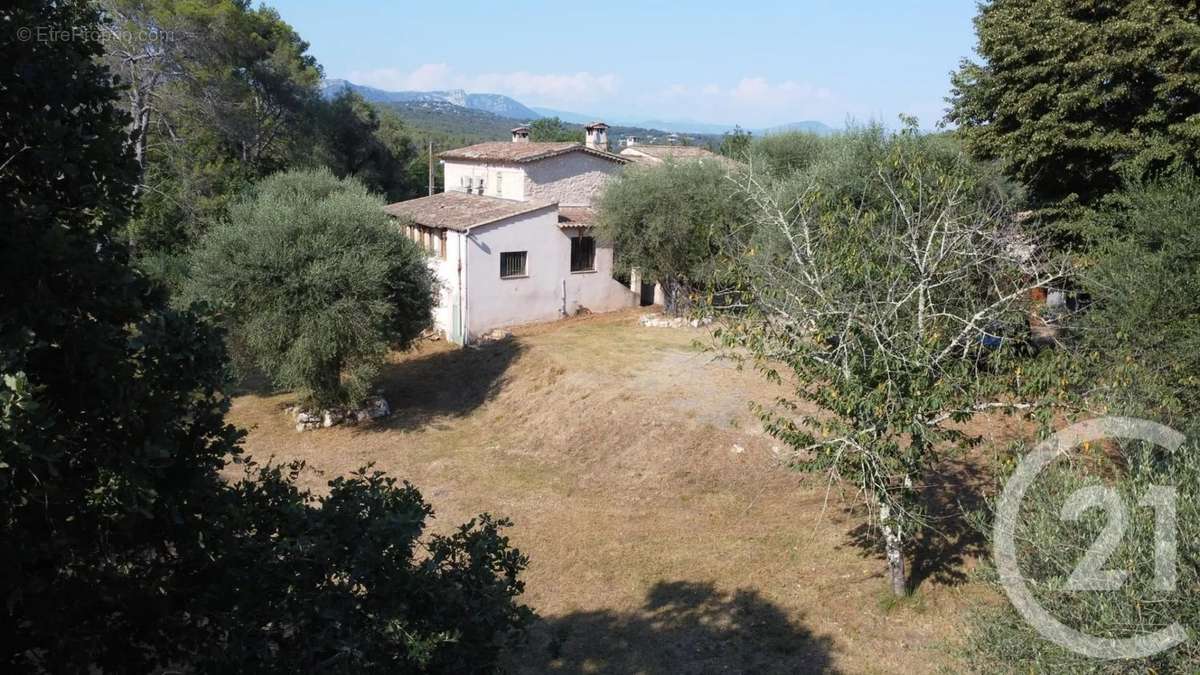 Maison à ROQUEFORT-LES-PINS