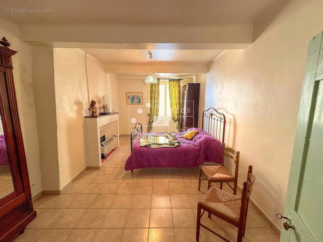 Appartement à AUPS