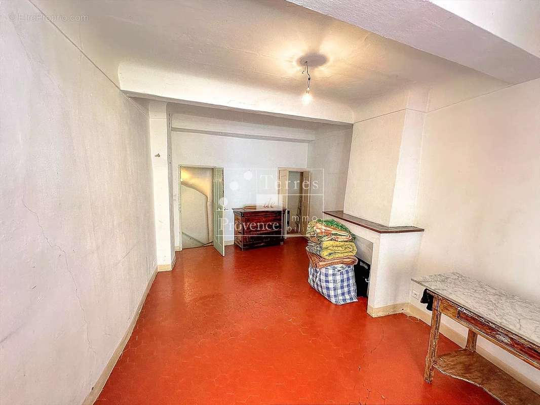 Appartement à AUPS