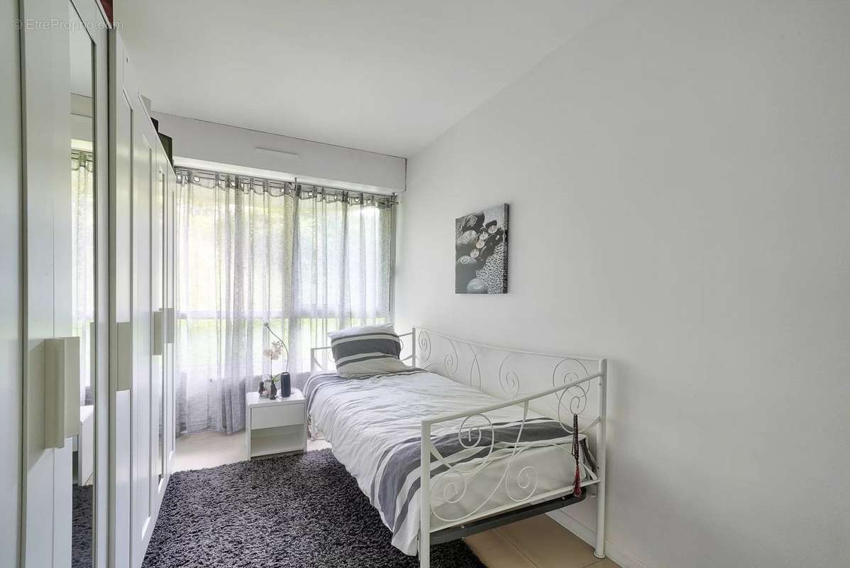 Appartement a louer courbevoie - 3 pièce(s) - 78 m2 - Surfyn