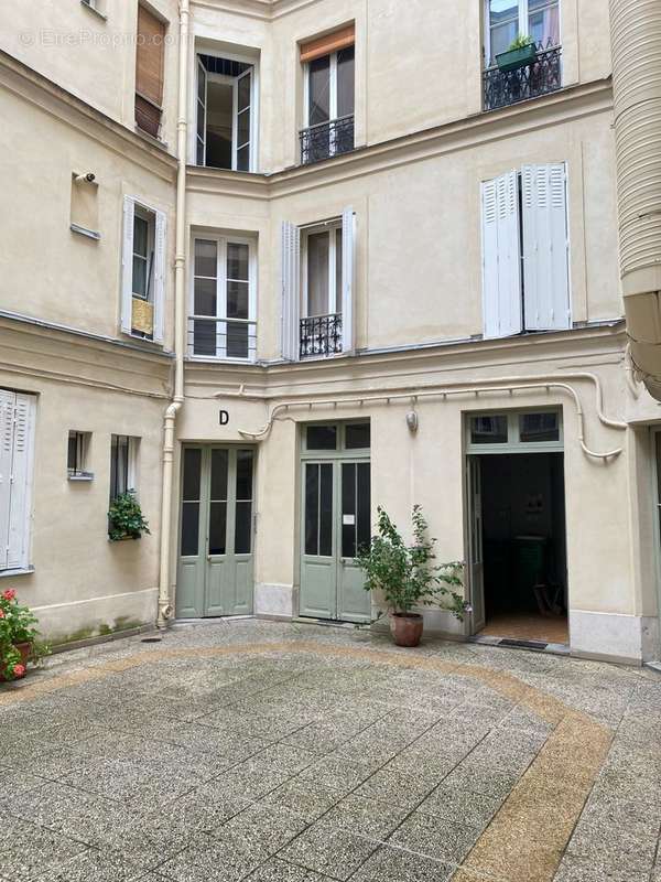 Appartement à PARIS-19E