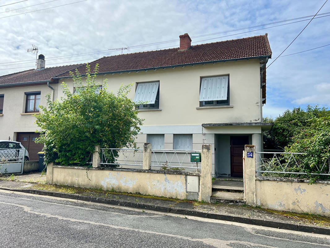 Maison à MONTLUCON