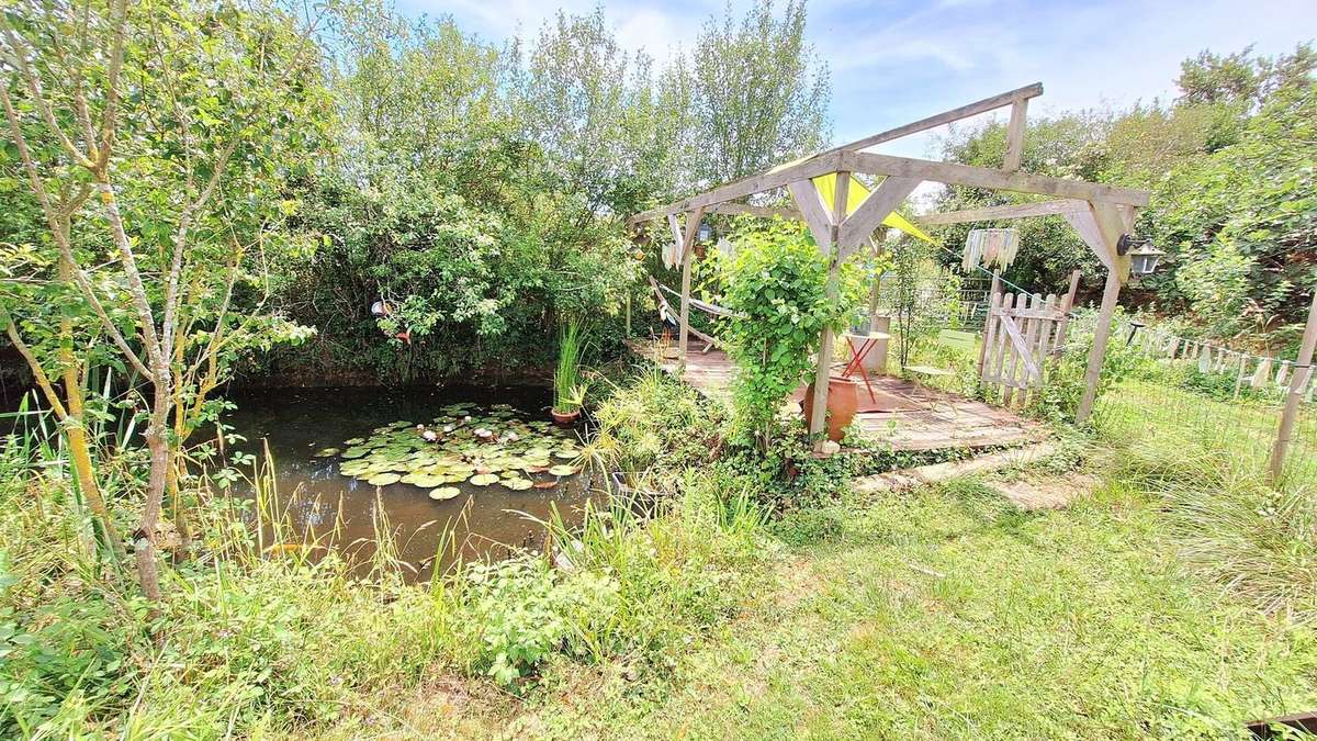 pond/ mar - Maison à LOUBERSAN