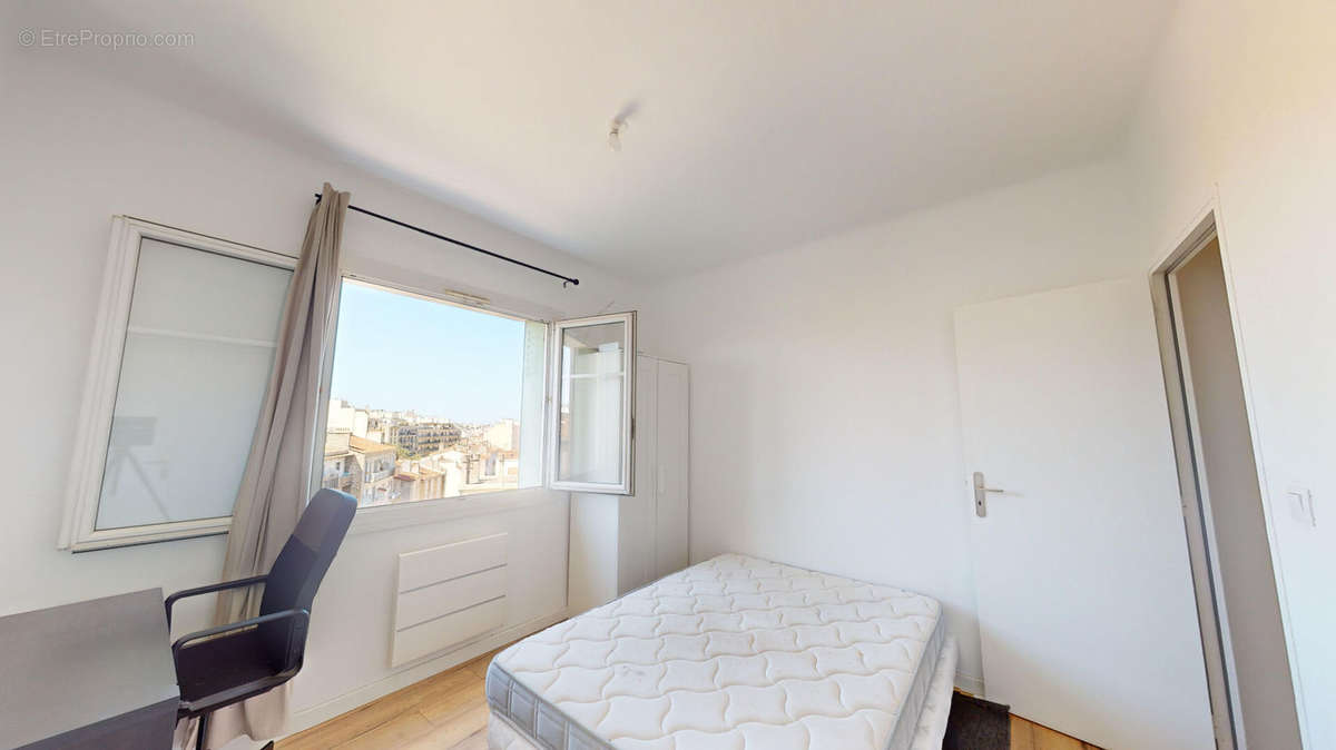 Appartement à MARSEILLE-4E