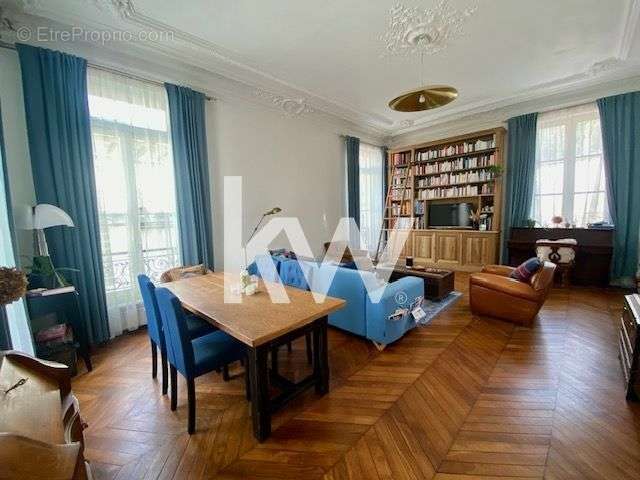 Appartement à VERSAILLES