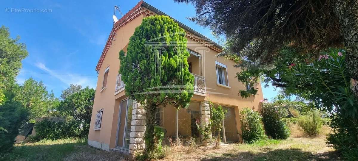 Maison à SORGUES