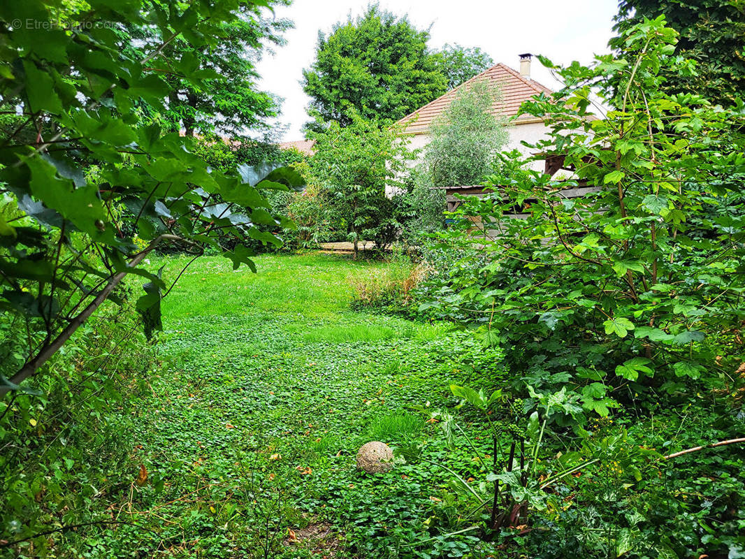 Terrain à BESSANCOURT