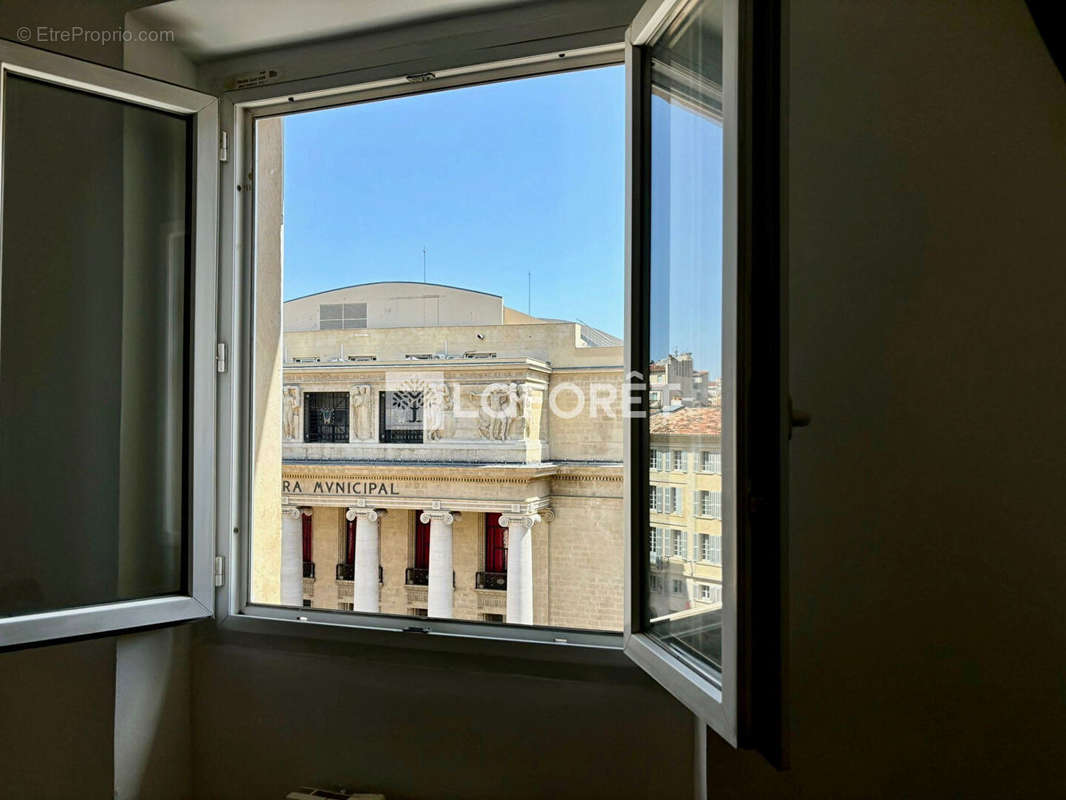 Appartement à MARSEILLE-1E