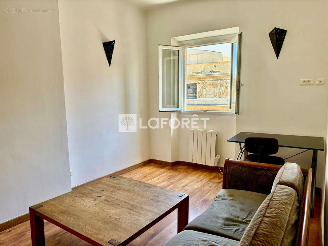 Appartement à MARSEILLE-1E