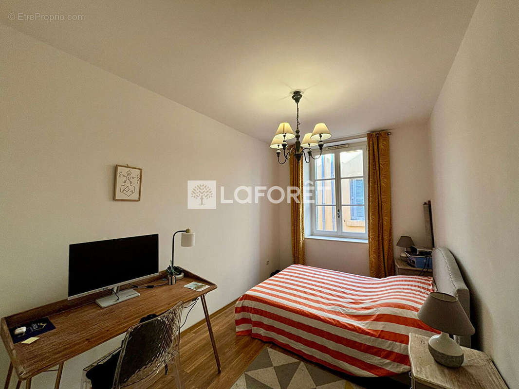 Appartement à MARSEILLE-2E