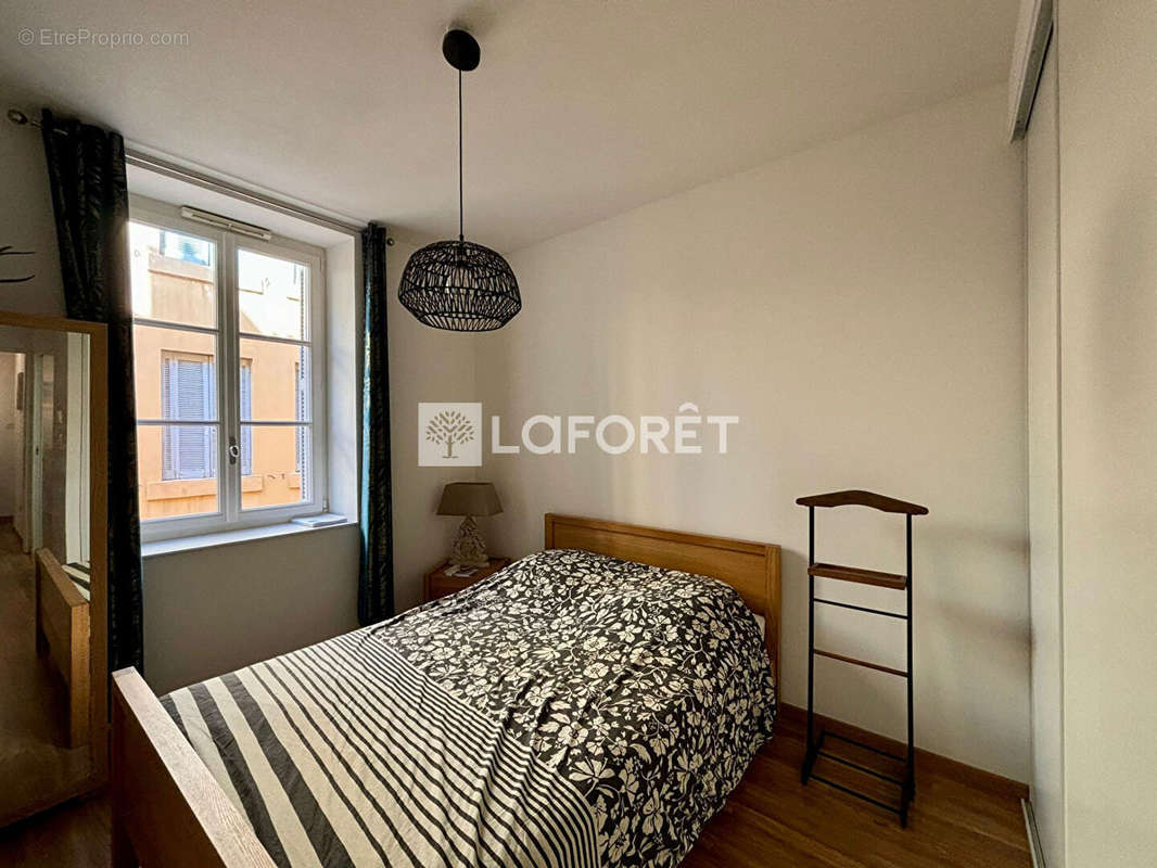 Appartement à MARSEILLE-2E