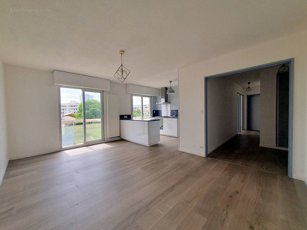 Appartement à BORDEAUX