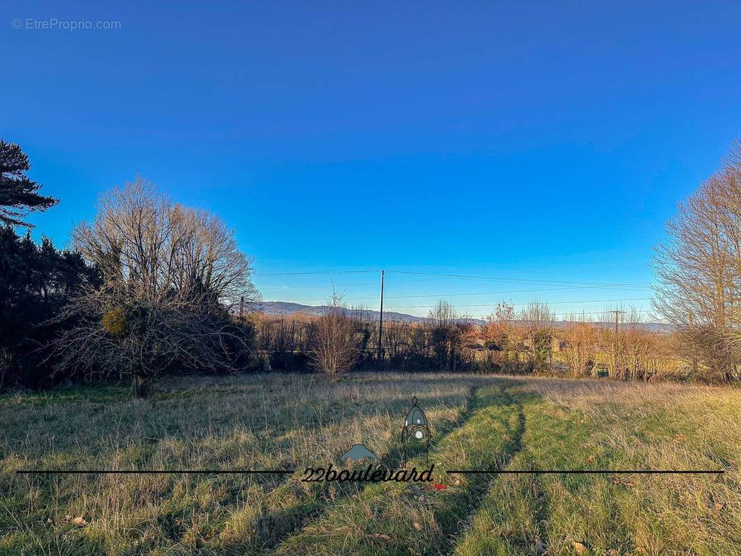 Terrain à SAINT-MARTIN-TERRESSUS