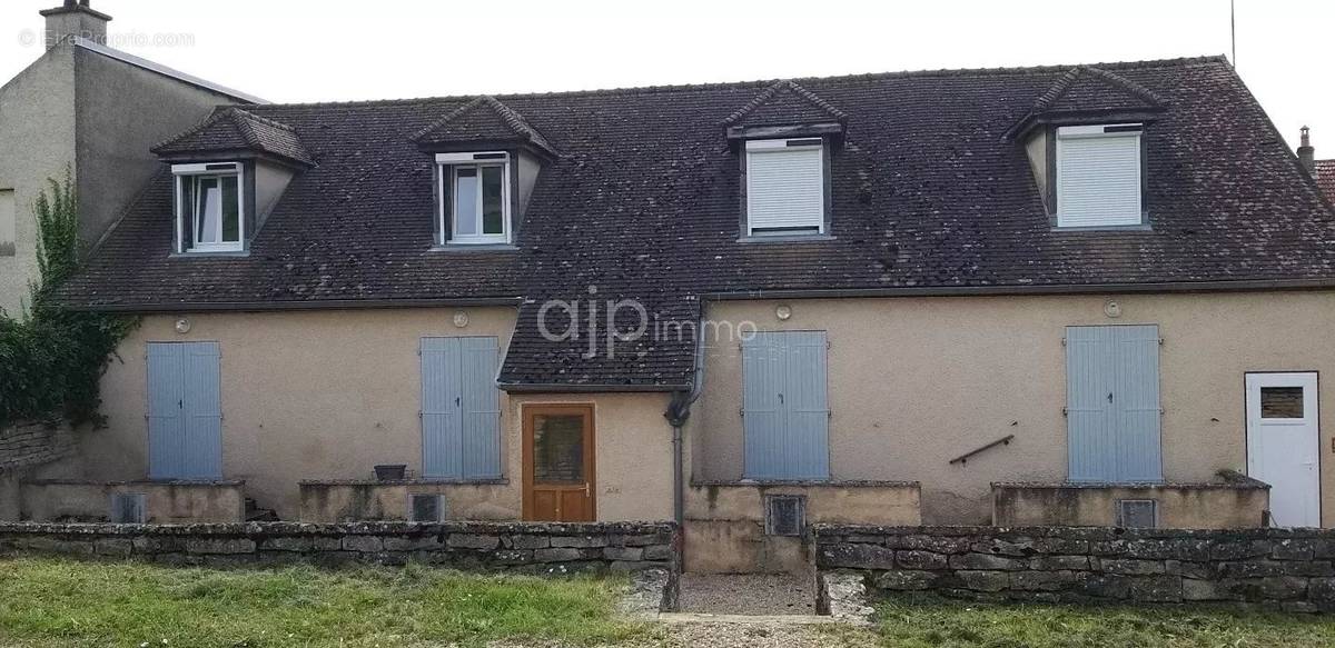 Appartement à LADOIX-SERRIGNY