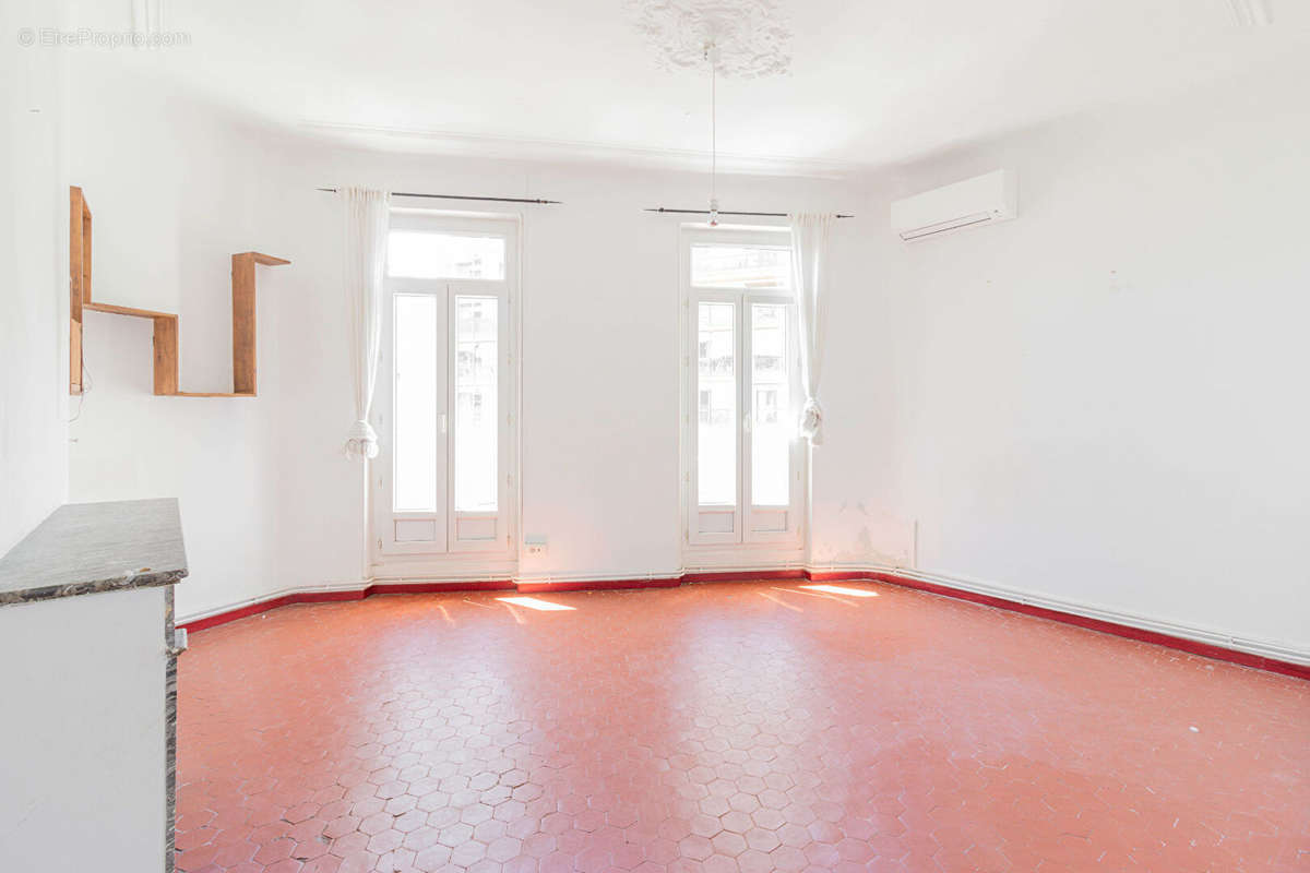 Appartement à MARSEILLE-3E