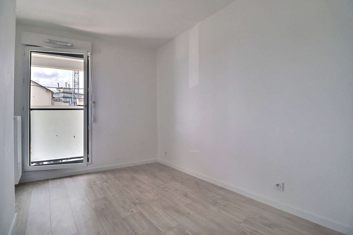 Appartement à AUBERVILLIERS