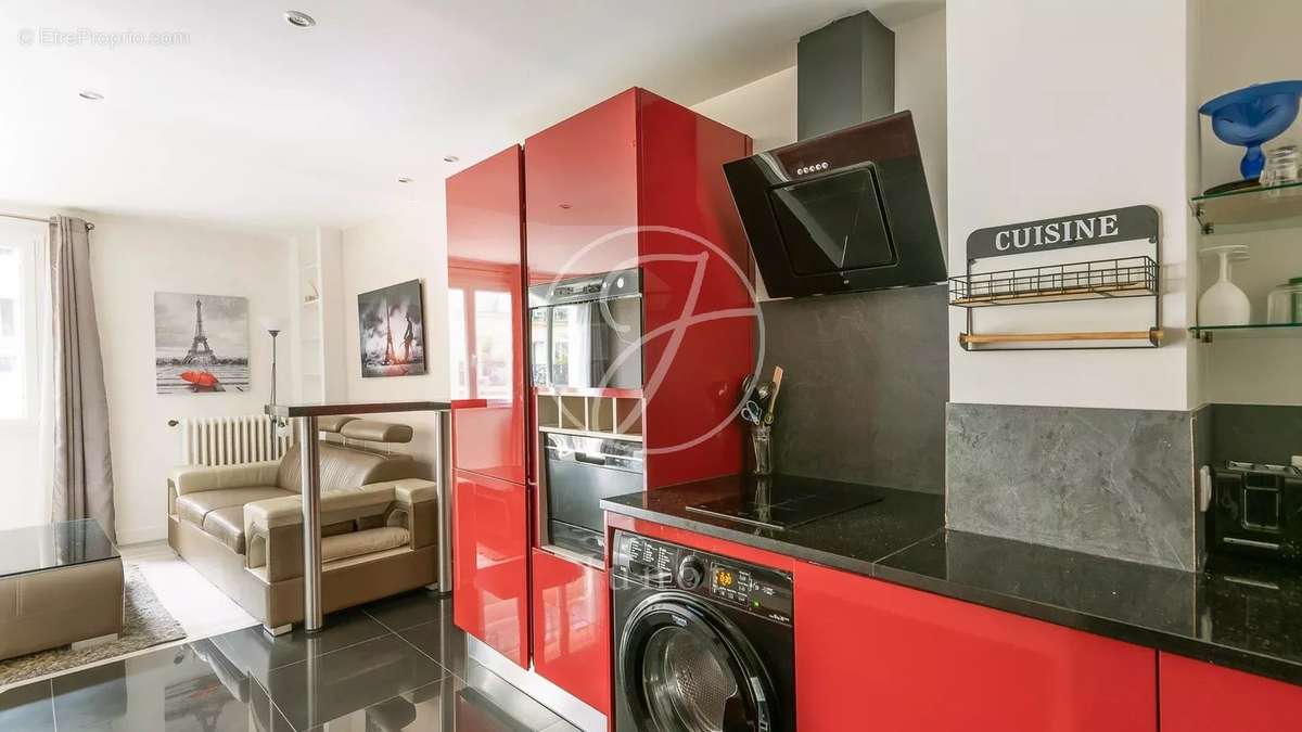 Appartement à PARIS-16E