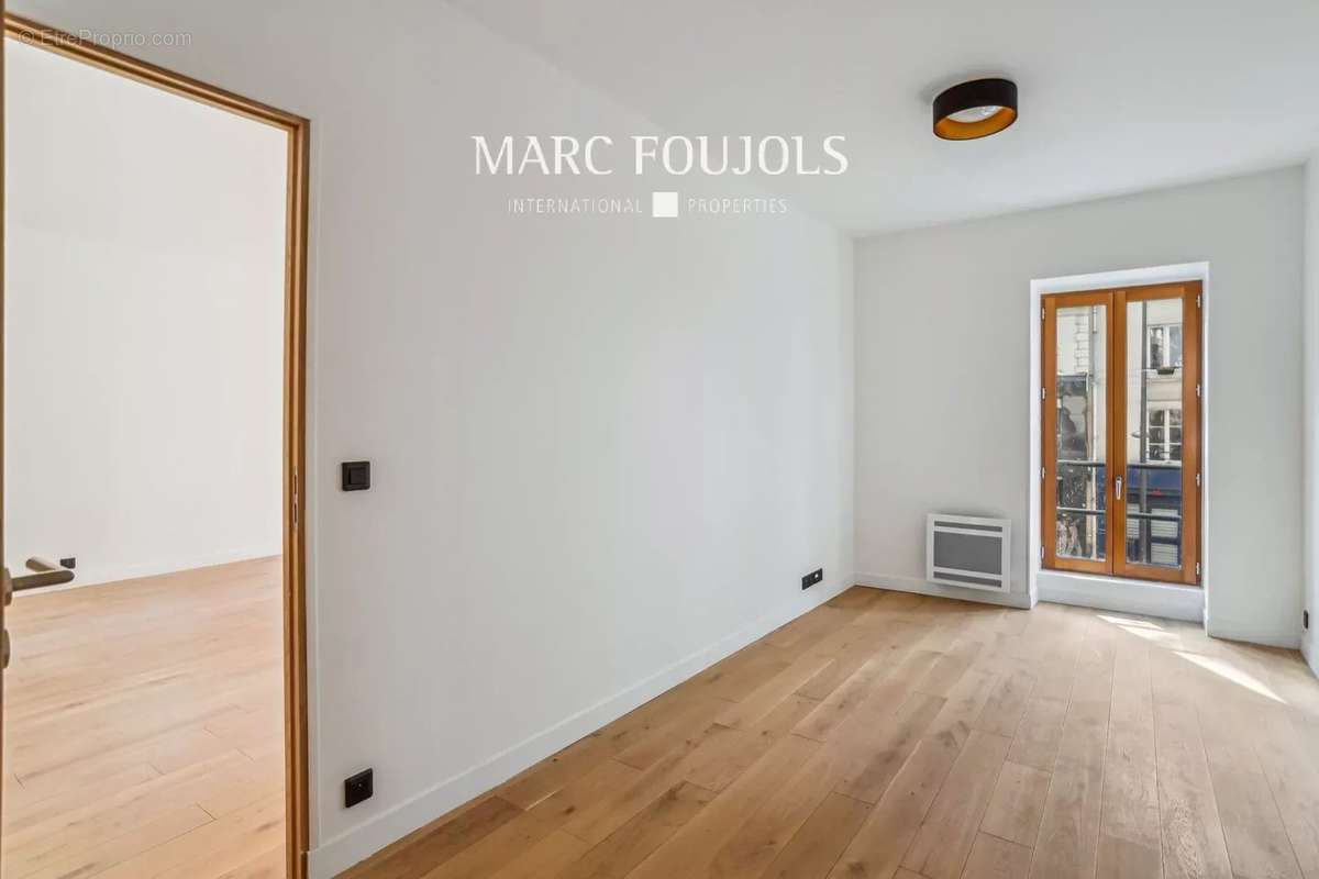 Appartement à PARIS-18E