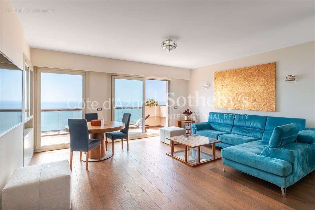 Appartement à ROQUEBRUNE-CAP-MARTIN