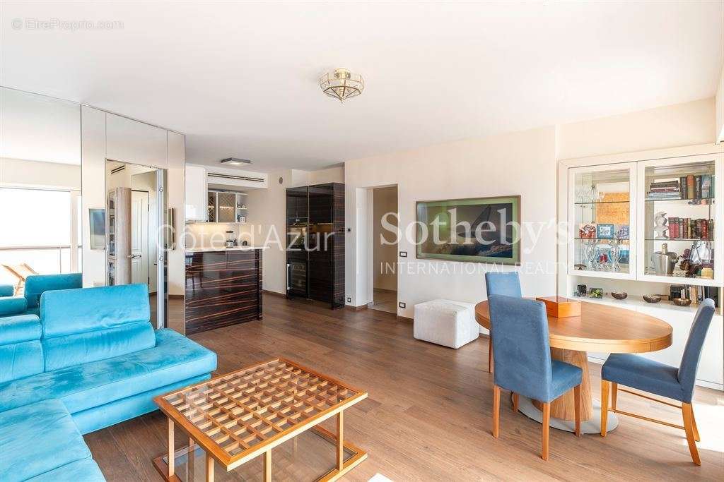 Appartement à ROQUEBRUNE-CAP-MARTIN