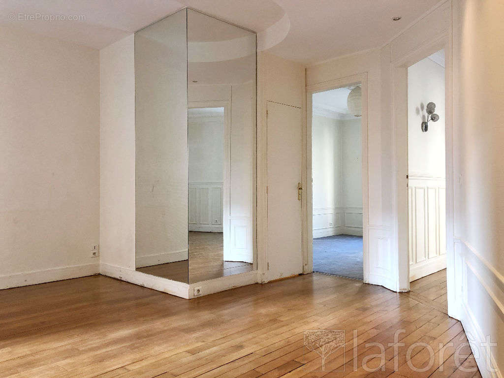 Appartement a louer paris-14e-arrondissement - 3 pièce(s) - 62 m2 - Surfyn