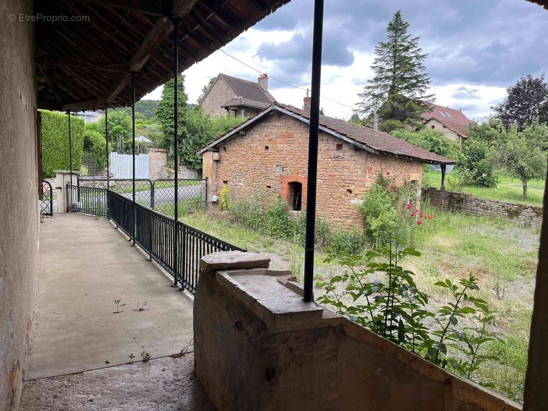 Maison à LA CHAPELLE-SOUS-BRANCION