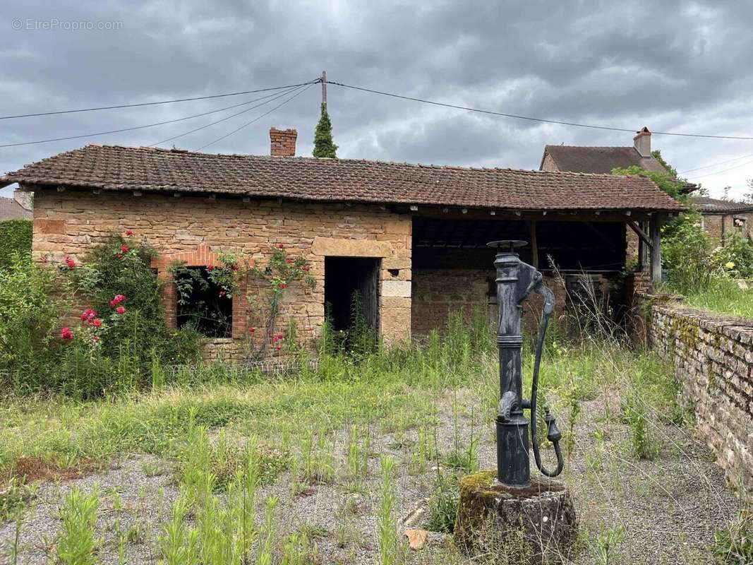 Maison à LA CHAPELLE-SOUS-BRANCION