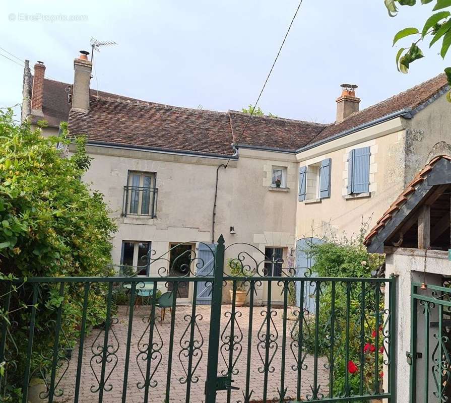 Maison à NOIZAY