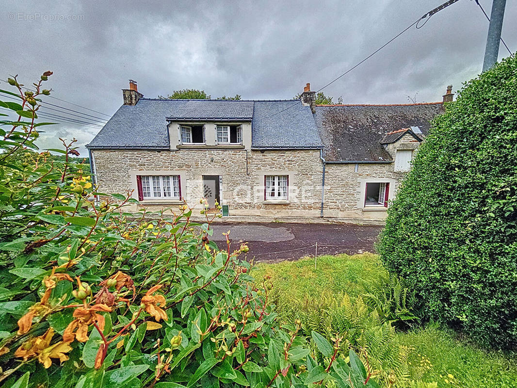 Maison à SAINT-SERVANT