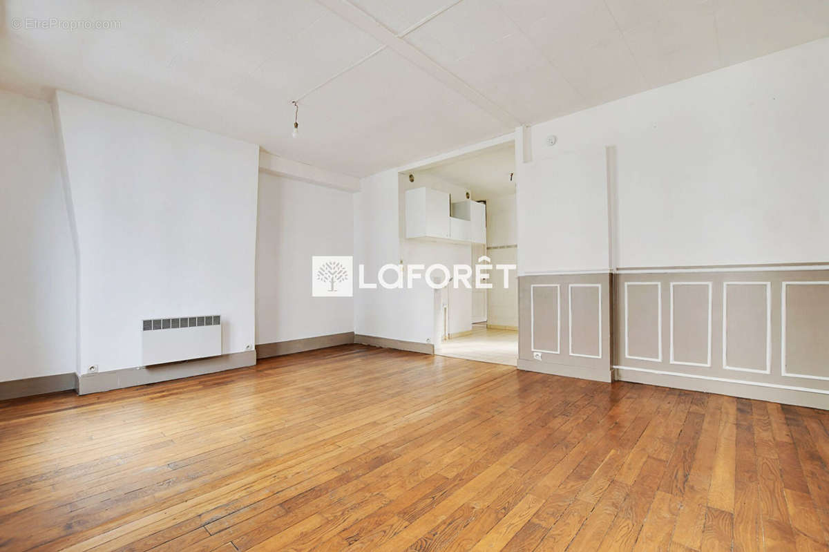 Appartement a louer paris-18e-arrondissement - 2 pièce(s) - 40 m2 - Surfyn