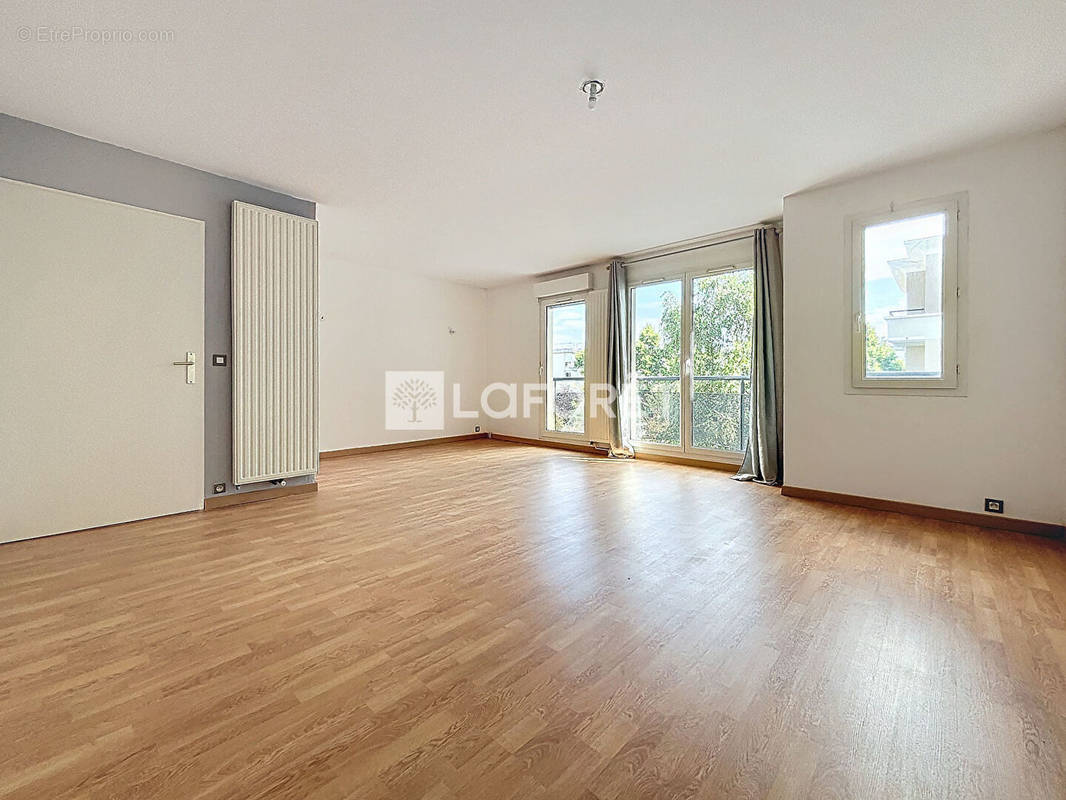 Appartement à MOISSY-CRAMAYEL