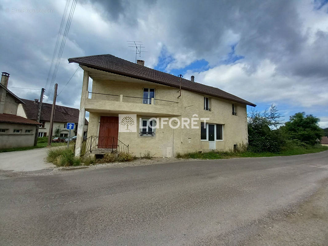 Maison à LONS-LE-SAUNIER