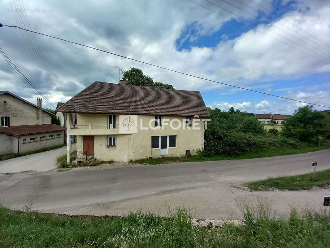 Maison à LONS-LE-SAUNIER