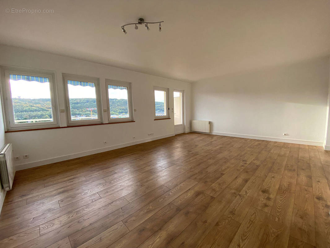 Appartement à DEVILLE-LES-ROUEN