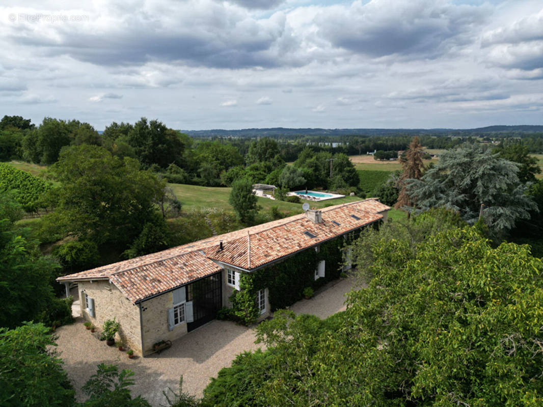 Maison à SAINT-EMILION