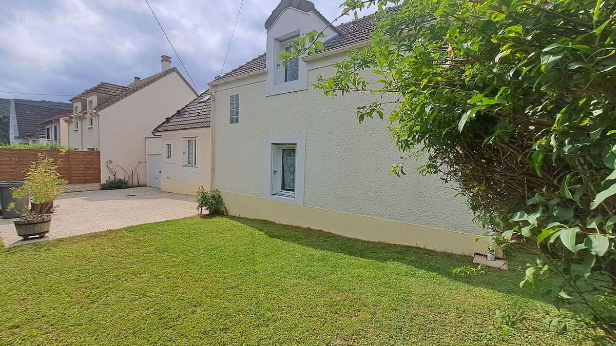 Maison à SAINT-REMY-LES-CHEVREUSE