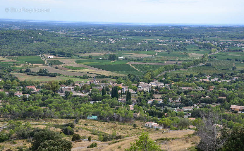 Terrain à SAINT-BAUZILLE-DE-MONTMEL