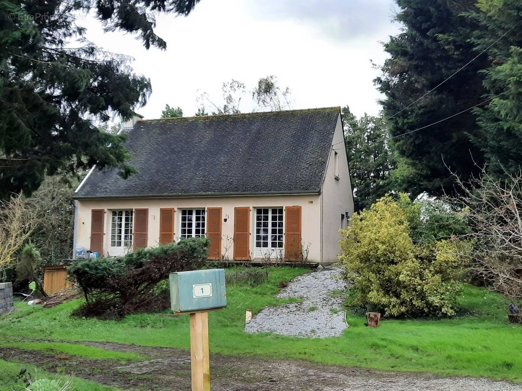 Maison à SAINT-MALO-DES-TROIS-FONTAINES