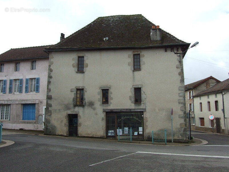 Maison à ORADOUR-SUR-VAYRES