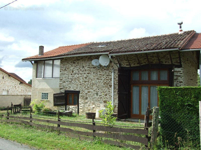 Maison à ORADOUR-SUR-VAYRES