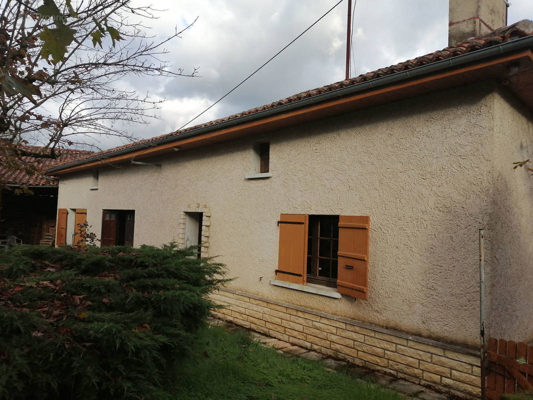 Maison à PRESSIGNAC