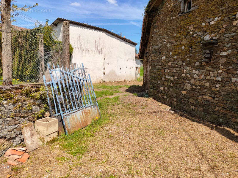 Maison à ORADOUR-SUR-VAYRES