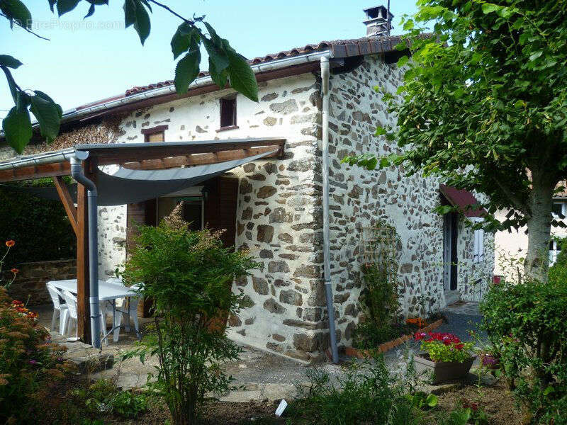 Maison à ORADOUR-SUR-VAYRES