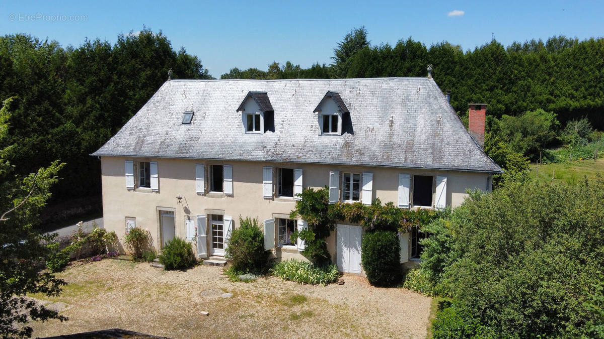 Maison à RILHAC-LASTOURS