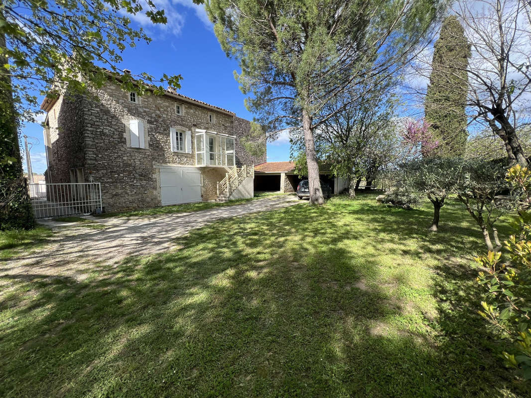 Maison à CASTELNAU-VALENCE