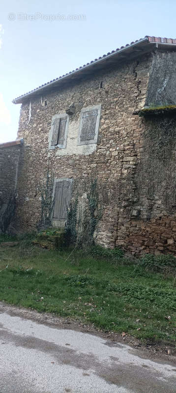 Maison à CHAMPAGNAC-LA-RIVIERE