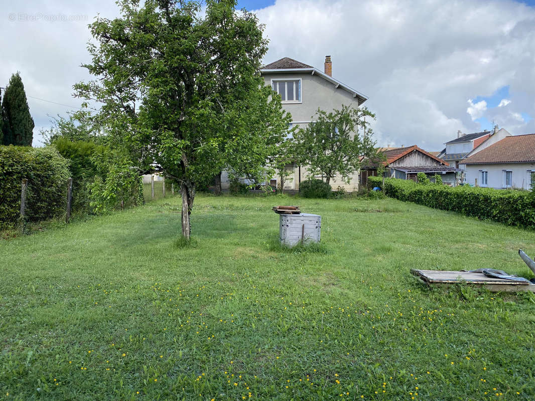 Maison à ORADOUR-SUR-VAYRES