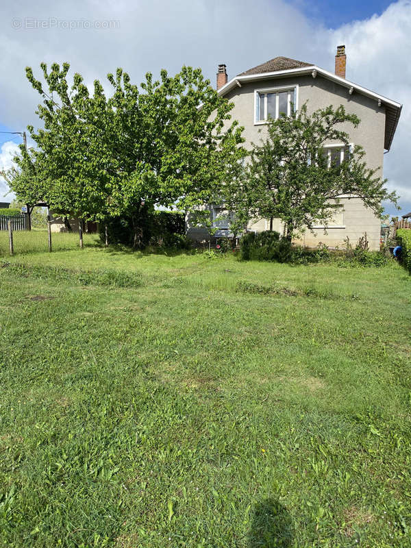 Maison à ORADOUR-SUR-VAYRES