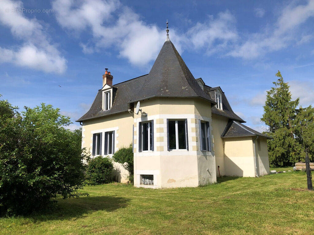 Maison à ORADOUR-SUR-VAYRES